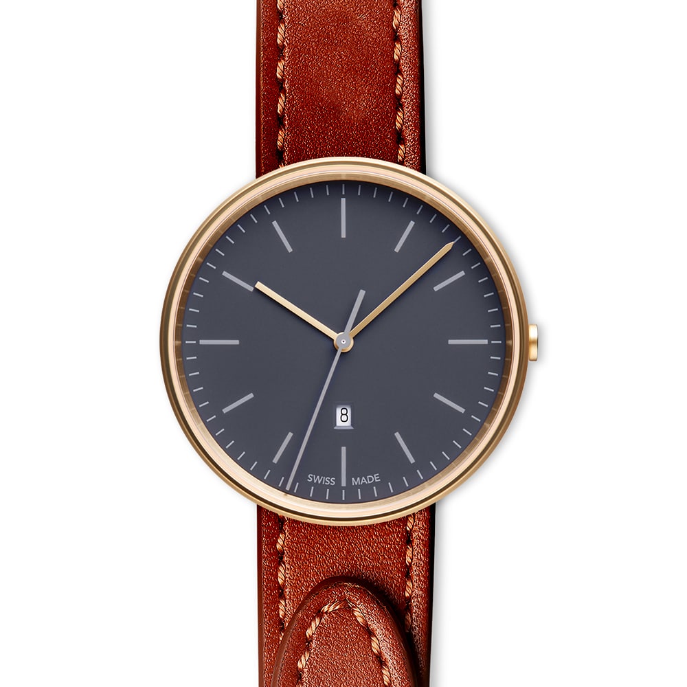 M38 date watch in PVD satin gold
