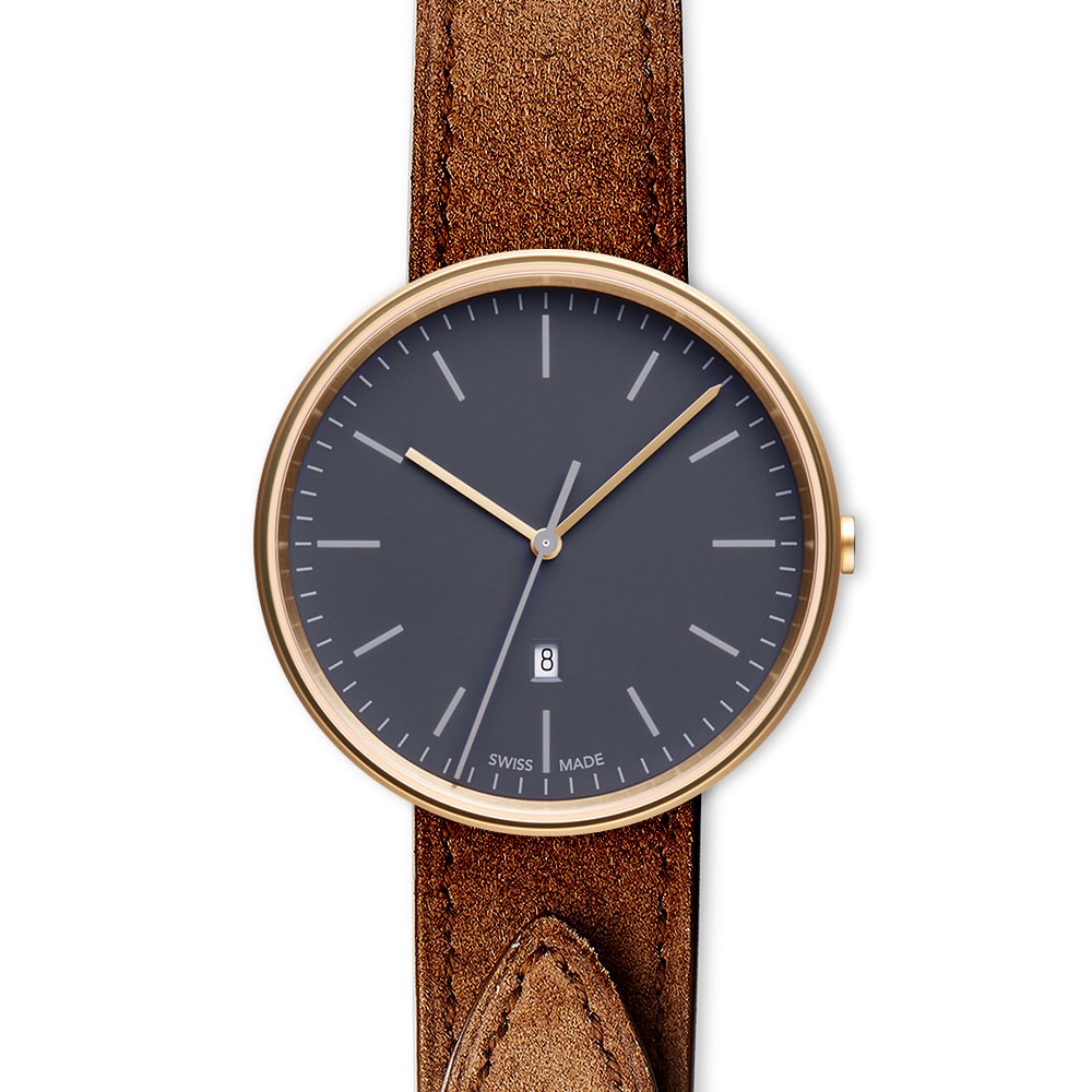 M38 date watch in PVD satin gold